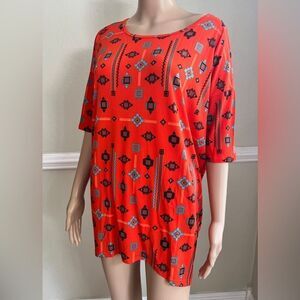 LULAROE IRMA TOP SIZE EXTRA SMALL